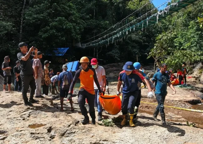 jembatan gantung Mabar