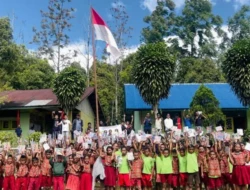 Mahasiswa Ilmu Komunikasi Undana Tuntaskan Kemah Kerja Berdampak di Flores, Fokus Pendidikan dan Lingkungan