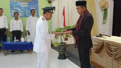 Bupati Flores Timur Lantik Kades Antar Waktu Kawalelo, Ajak Warga Tinggalkan Perbedaan dan Bersatu Bangun Desa