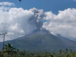 Gunung Lewotobi Laki-laki Meletus Lagi, Warga Flores Timur Diminta Waspada Abu Vulkanik