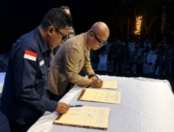 Penandatanganan MoU IAKN Kupang dan RakyatNTT.ID Warnai Meriahnya Konser Musik FSKK