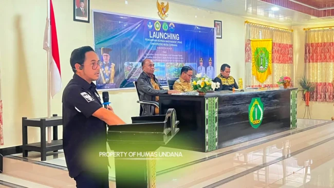 rektor undana di bajawa