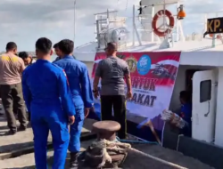 Polri Kirim Bantuan Logistik ke Ende Lewat Laut, KP Pomana Angkut Ratusan Paket Kebutuhan Warga